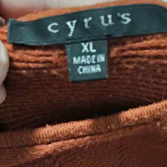 Cyrus Rust Red Textured Knit Sweater – Relaxed Fit Long Sleeve - Picture 2 of 4